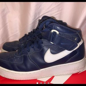 High top Blue Nike Airforce 1’s